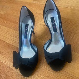 Nina Black Fay Peep Toe Pump